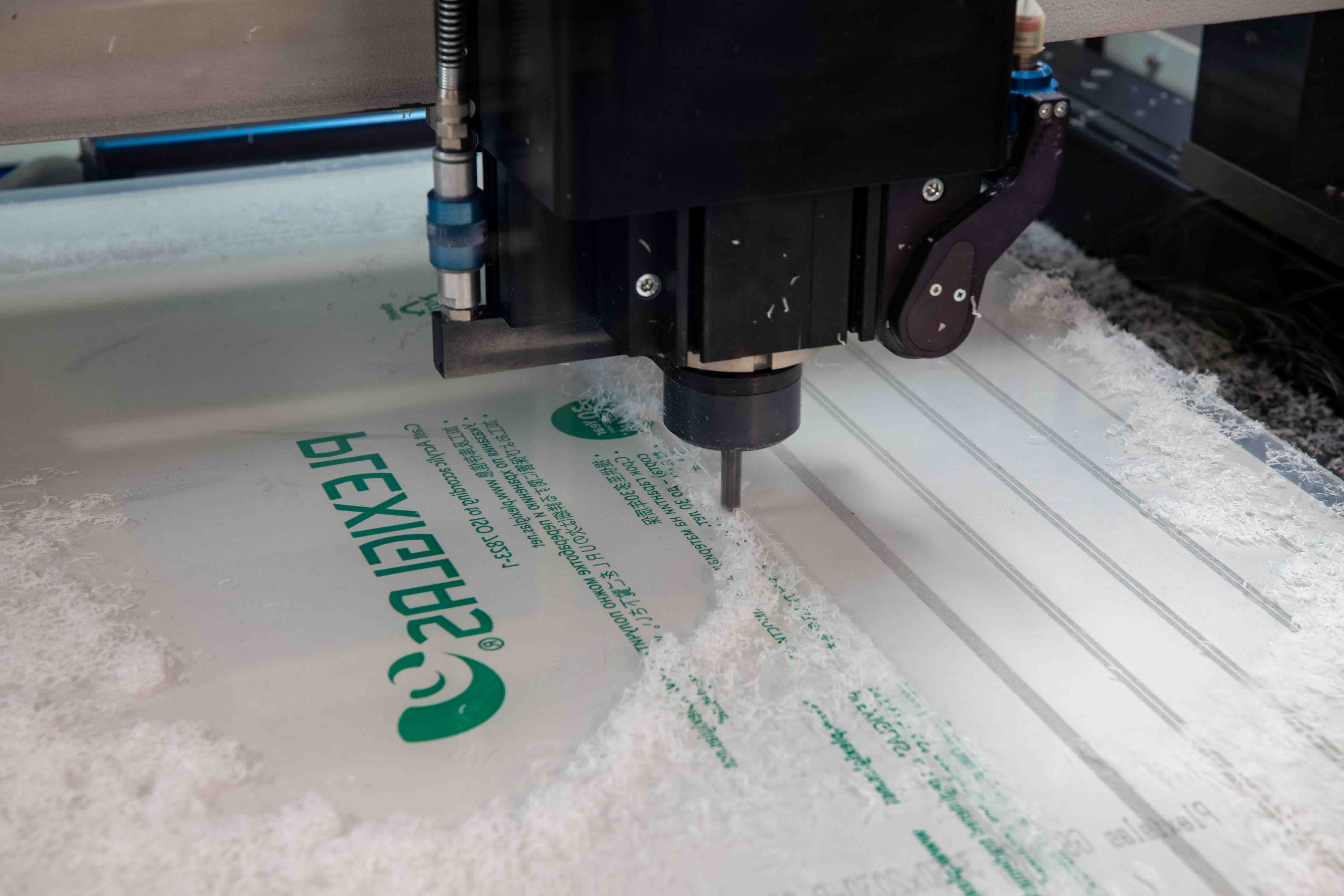 Fräsen von Plexiglas auf unserer Fräsmaschine